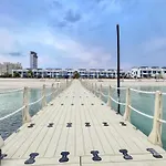 Luxury Palm Villa With Rooftop Garden, Resort Style Pool And Beach By Exclusive Holiday Homes