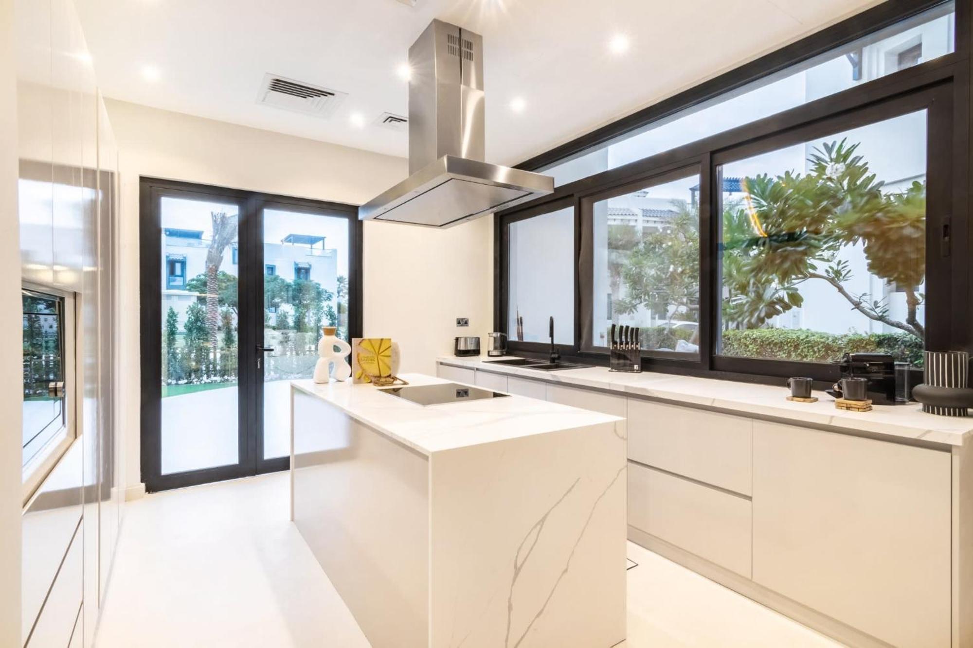 Luxury Palm With Rooftop Garden, Style Pool And By Exclusive Homes * Dubai